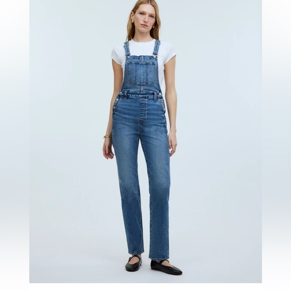 Madewell The '90s Straight Overalls in Fawnbrook Wash